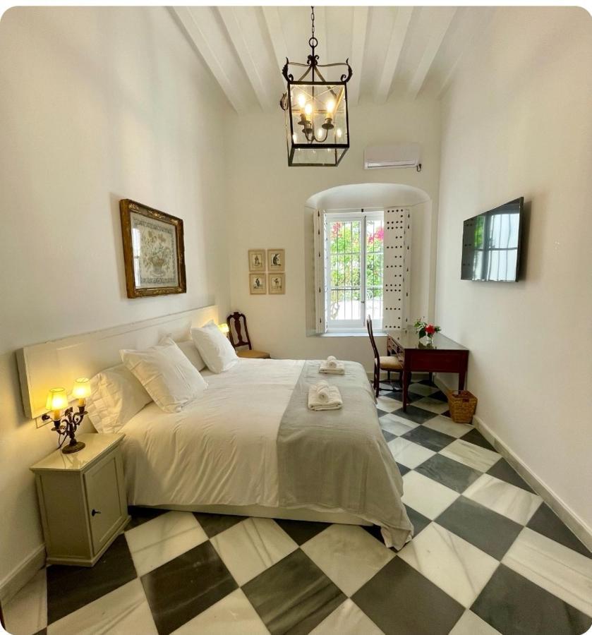 Gatu Premium Apartamento Palacio Oneto Con Jardin Privado " Preferente Mayores De 25 Anos Y Familias " El Puerto de Santa Maria Luaran gambar