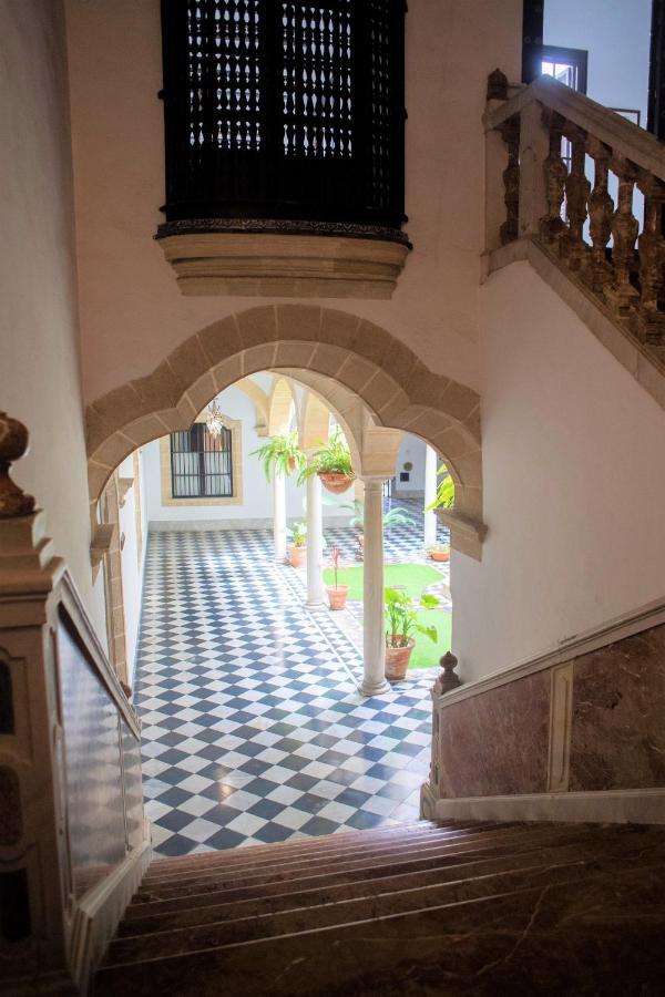 Gatu Premium Apartamento Palacio Oneto Con Jardin Privado " Preferente Mayores De 25 Anos Y Familias " El Puerto de Santa Maria Luaran gambar